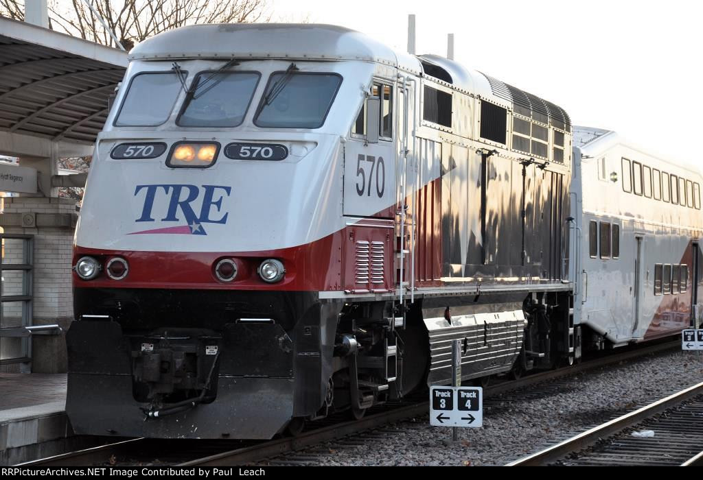 Commuter comes into the station